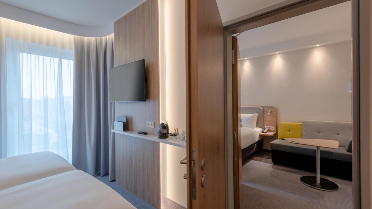 Holiday Inn Express - Munich North By Ihg المظهر الخارجي الصورة